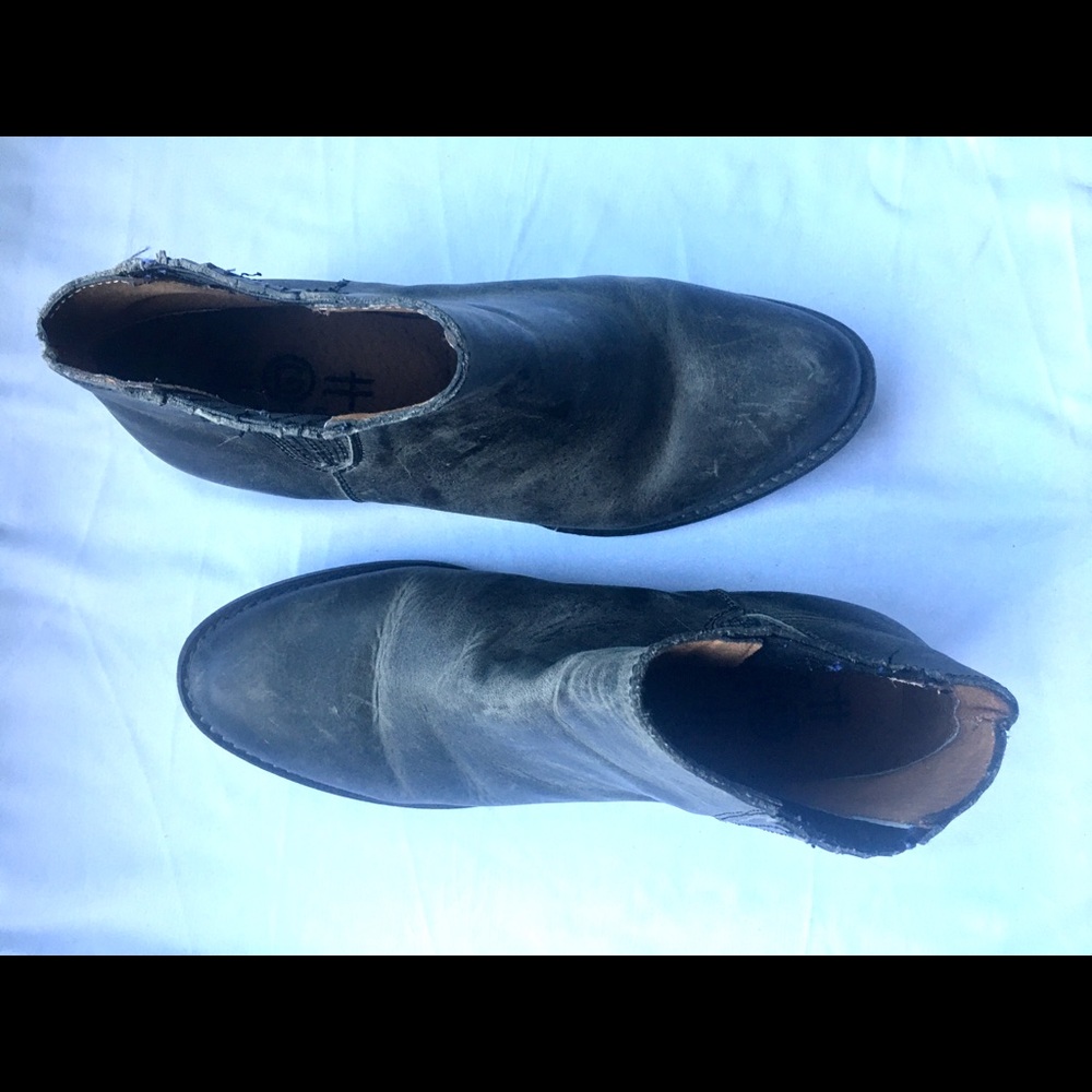 Circle G by Corral Distressed Black Booties 7.5 - Picture 2 of 7